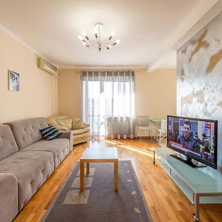 Apartment On Triokhsviatytelska Kyjev Exteriér fotografie