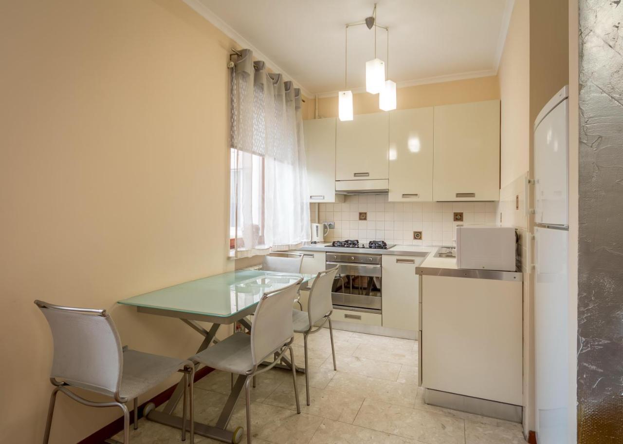 Apartment On Triokhsviatytelska Kyjev Exteriér fotografie